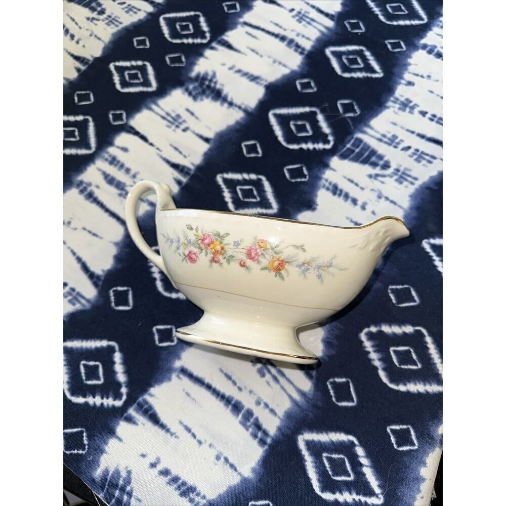 Georgian Eggshell Homer Laughlin Cashmere Gravy Boat A52N5